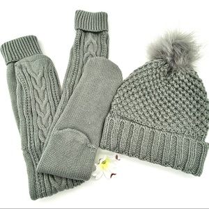 NWT The Jetset Diaries Beanie & Sock Duo, Gray